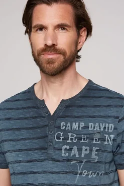 CAMP DAVID & SOCCX Gestreiftes Henley-Shirt mit Brusttasche blue navy bluenavy Cheap