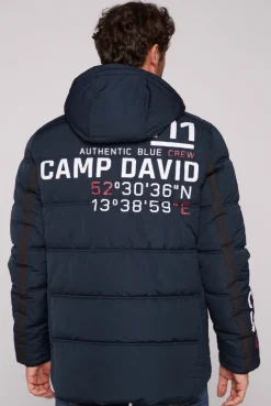 CAMP DAVID & SOCCX Lange Steppjacke mit Kapuze und Rücken-Artwork blue navy bluenavy Store