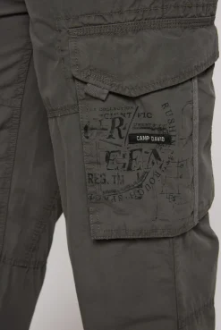 CAMP DAVID & SOCCX Leichte Cargohose mit Label Prints mud Hot