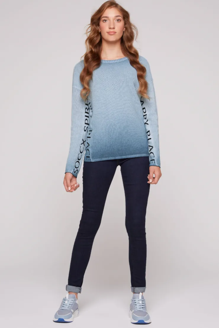 CAMP DAVID & SOCCX Pullover Oil Dyed mit Intarsia-Logo smoky sky smokysky Hot